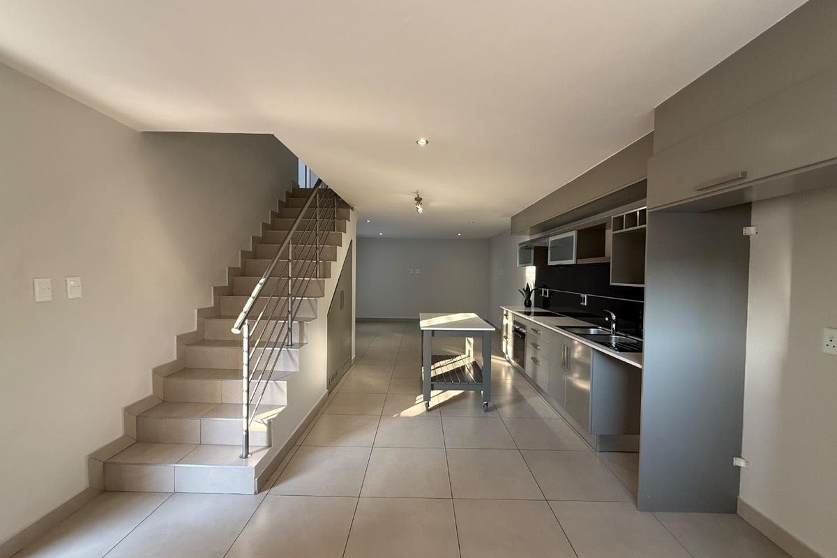 Modern 3 Bedroom Duplex with Small Landscaped Garden in Secure Estate - Photo 4