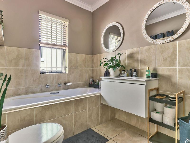 Royal Ascot: Well Located Townhouse Close to Beaches, Schools and Shopping - Photo 9