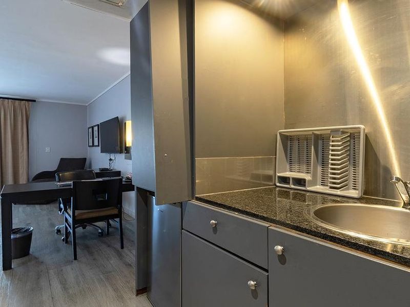 Superior Studio Deluxe Hotel Suite For Sale In Island Club Hotel - Photo 9