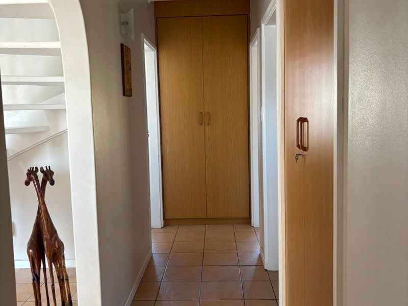 6 Bedroom Unit in Town Central - Photo 8