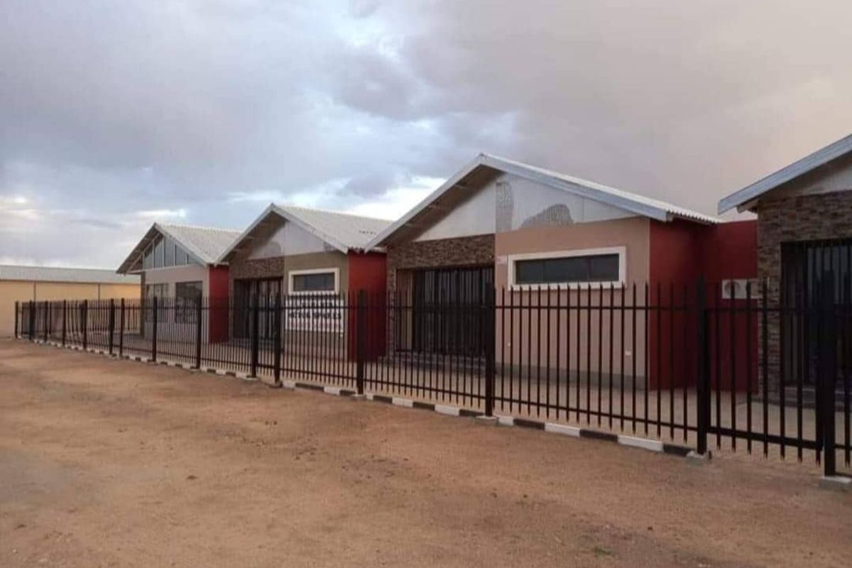 SHOP/OFFICE/RETAIL/STORAGE/WORKSHOP IN OKAHANDJA - Photo 4