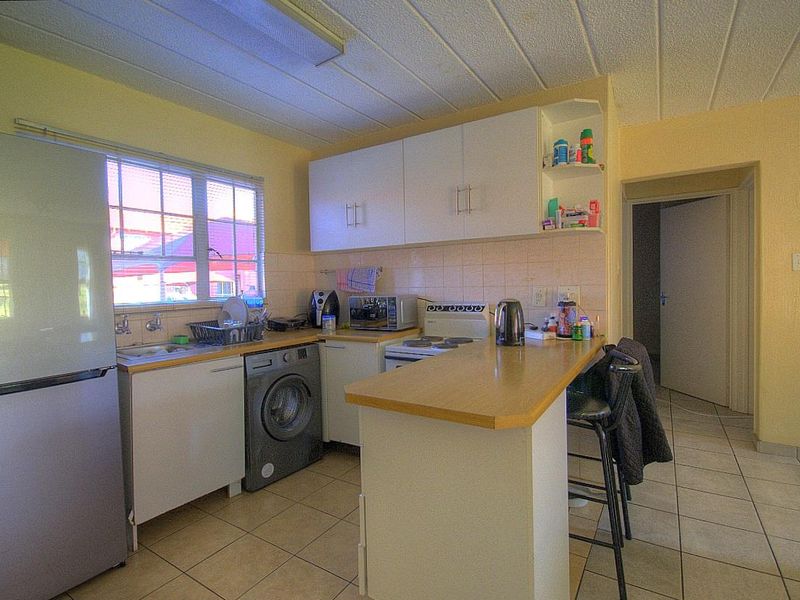 2 bedroom Ground floor unit! - Photo 8