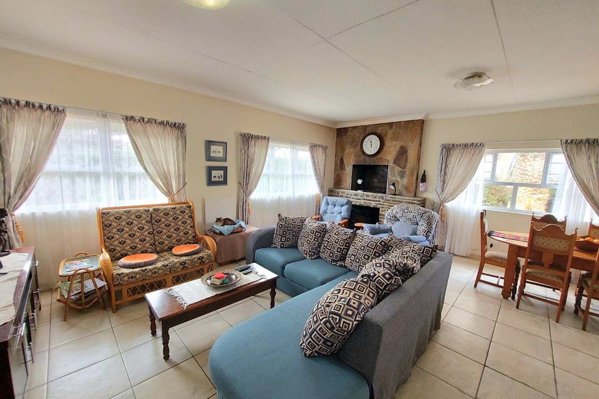 Main House + 2 Flats: Perfect Rental Investment Opportunity - Photo 2