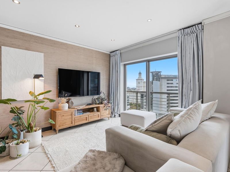 Furnished Spacious 1 Bed with Balcony & Views Available 3 May - Photo 4