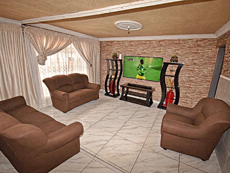 Welcome to your new home! - Photo 5