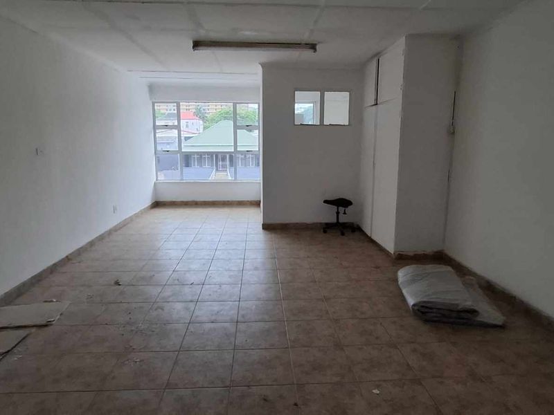 Affordable Office Space in a Central, Prestigious Locale - Photo 3