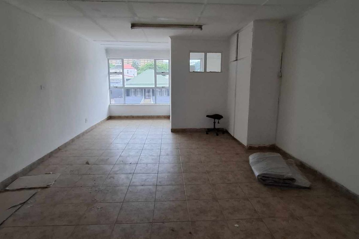 Affordable Office Space in a Central, Prestigious Locale - Photo 3