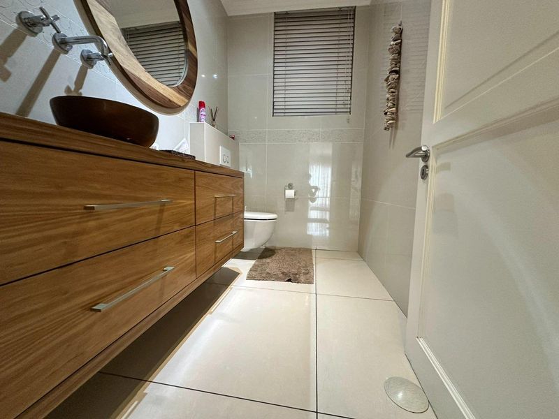 3 bedroom 3,5 bathroom apartment in Zimbali - Photo 8