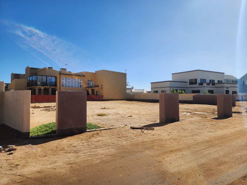 Located in the " Blou Mure" area in Henties Bay. - Photo 5