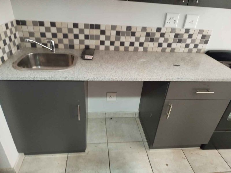 1 Bedroom Apartment For sale in NorthPark Mall Pretoria North. - Photo 4