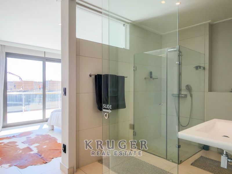 EXCLUSIVE OCEANFRONT PENTHOUSE | WATERFRONT - SWAKOPMUND - Photo 3