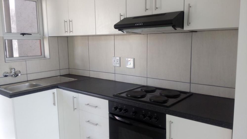 Kitchen with Hob and Oven