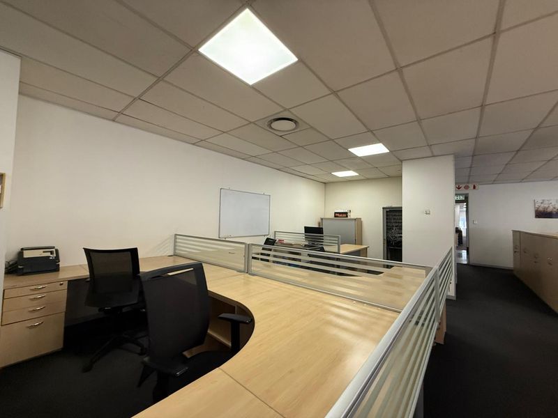Prime Office Space Available for Lease in Pineslopes - 1489m2 - Photo 5