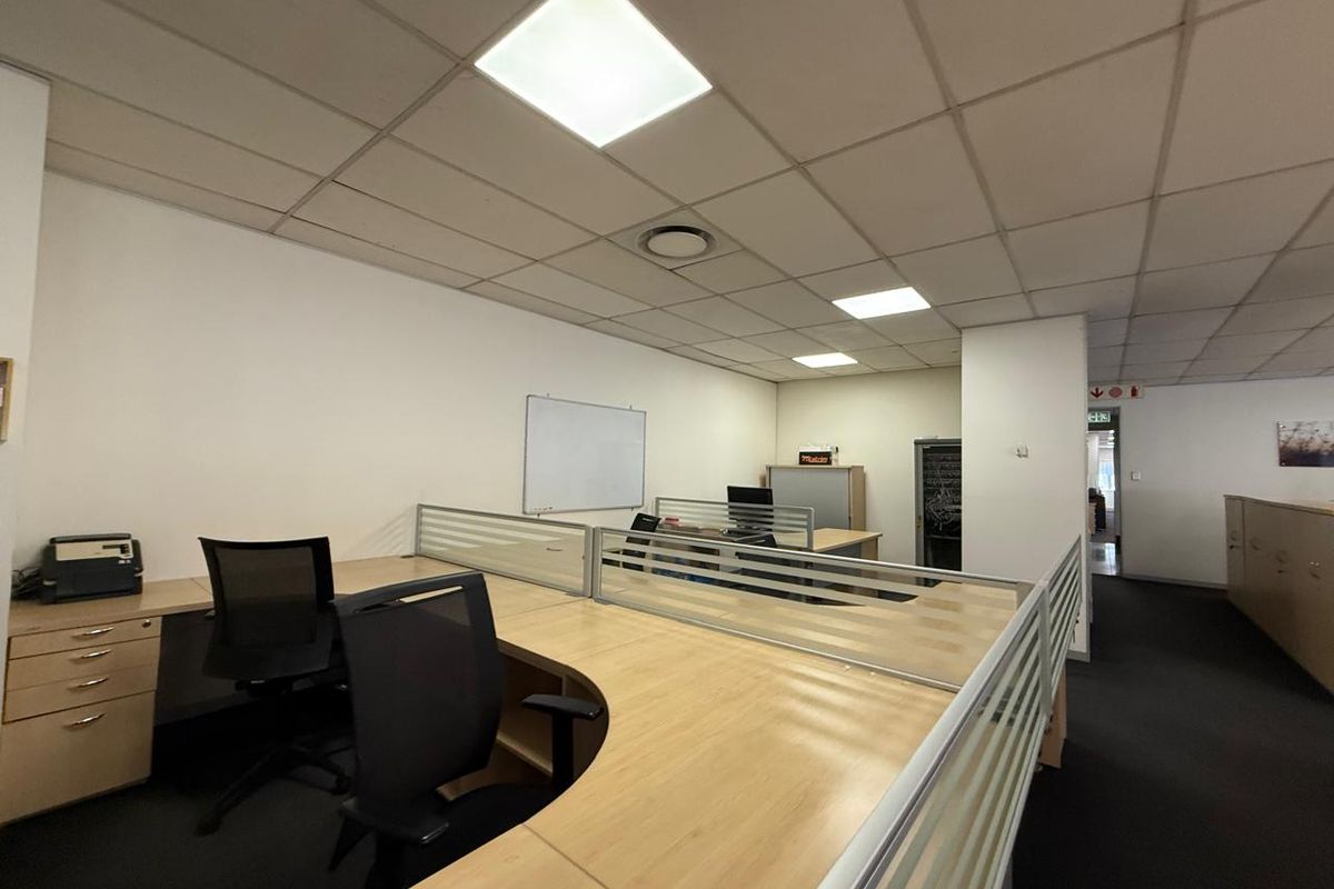 Prime Office Space Available for Lease in Pineslopes - 1489m2 - Photo 5