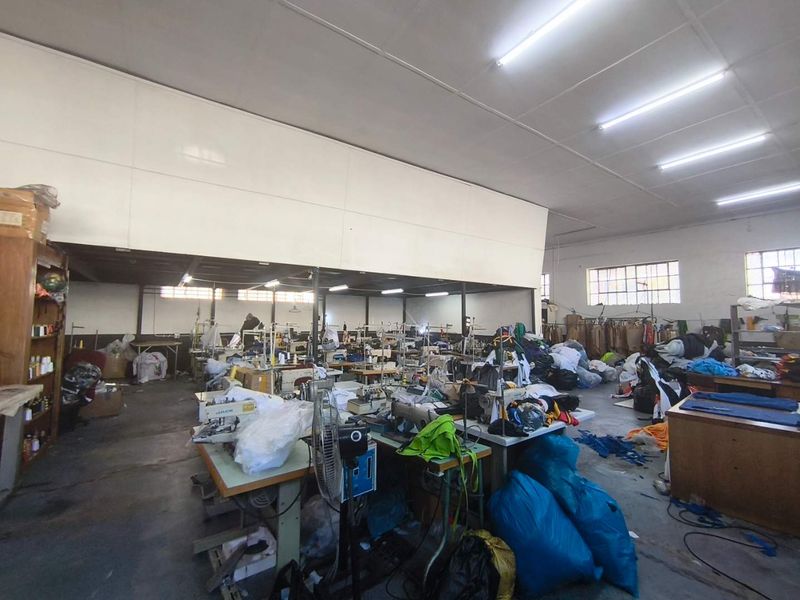 900m2 Factory or Warehouse To Let in New Doornfontein - Photo 9