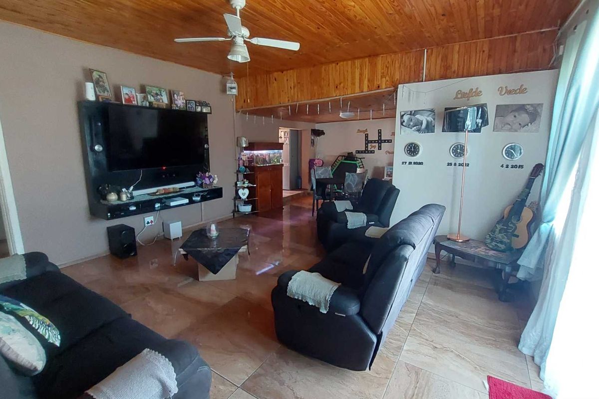 Eco-Friendly Living: Solar Panels and More Await! - Photo 4