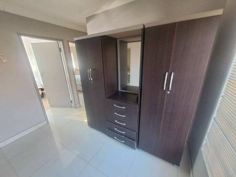 Astonishing neat and open Townhouse - Photo 2