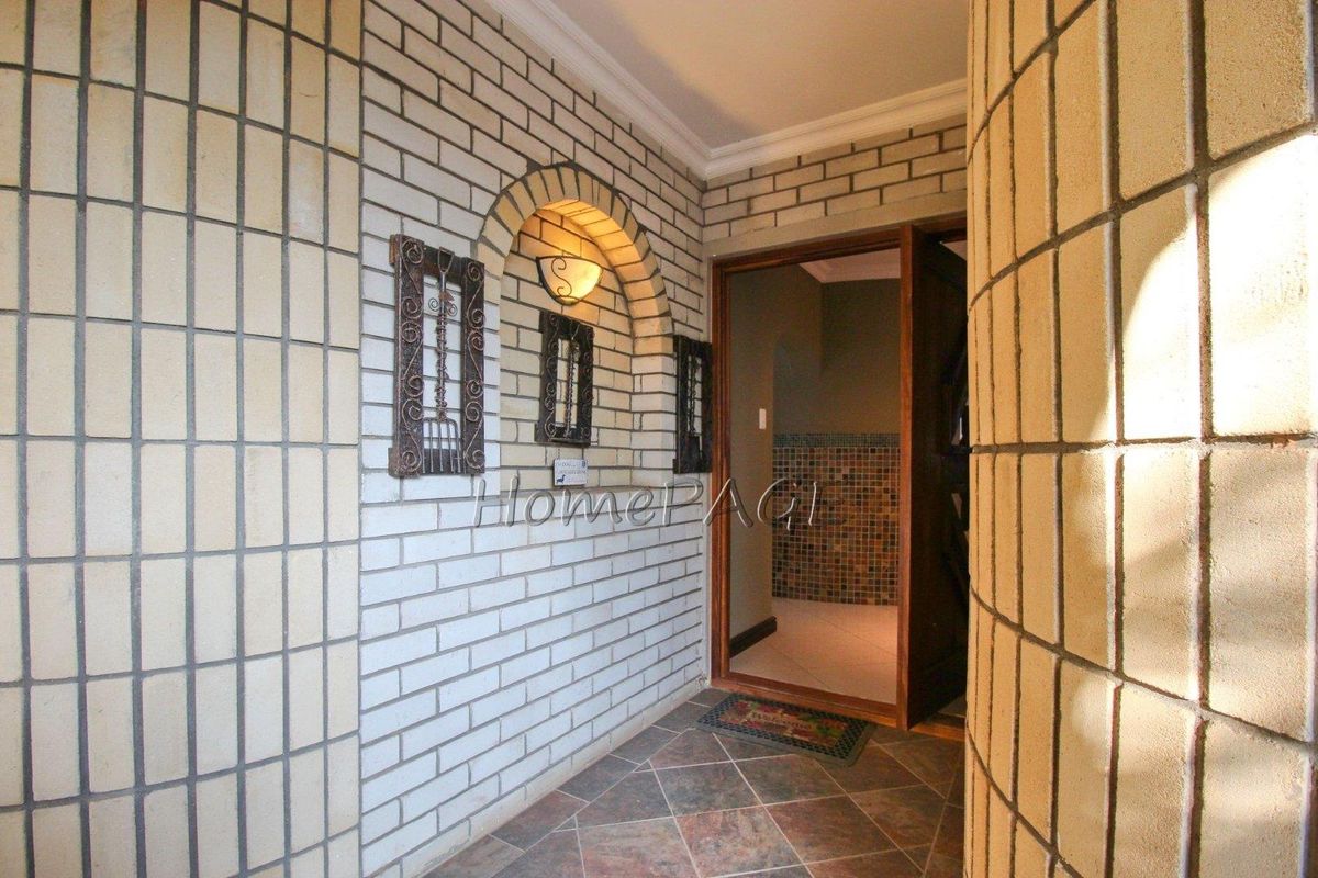 Ext 1, Otjiwarongo:  Stunning 4 Bedroom Home is for Sale - Photo 4