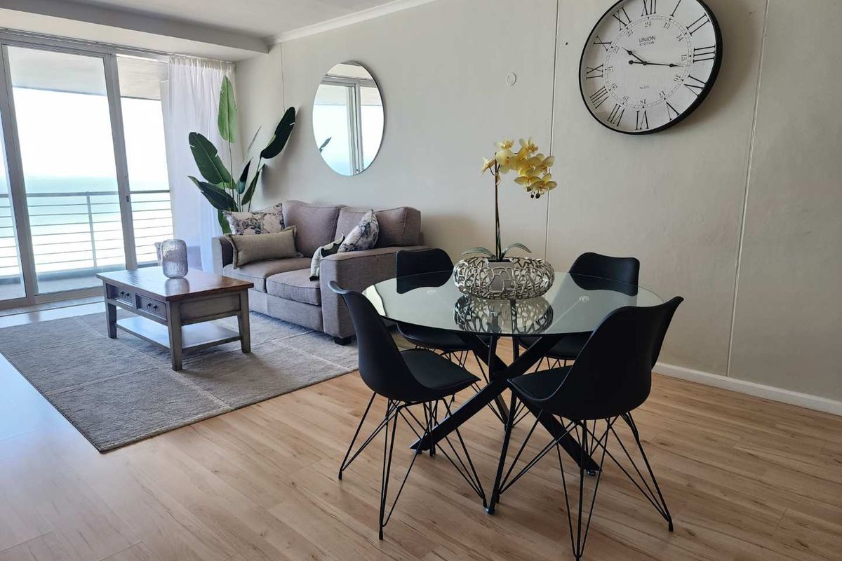 FURNISHED TWO BEDROOM Apartment with 2 parkings - Photo 3