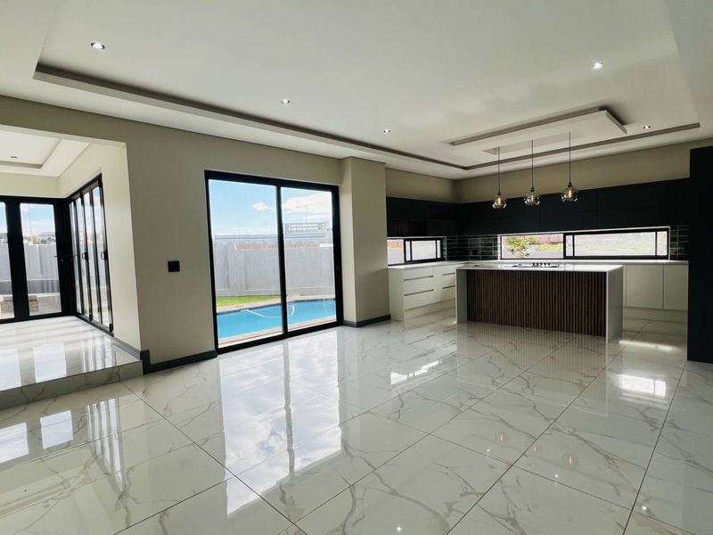 No Transfer Duties- Brand-New Luxury 4 Bedroom Designer Home with Pool, Balconies & Boma – Walk to New Mall Opening Oct 2026 - Photo 5