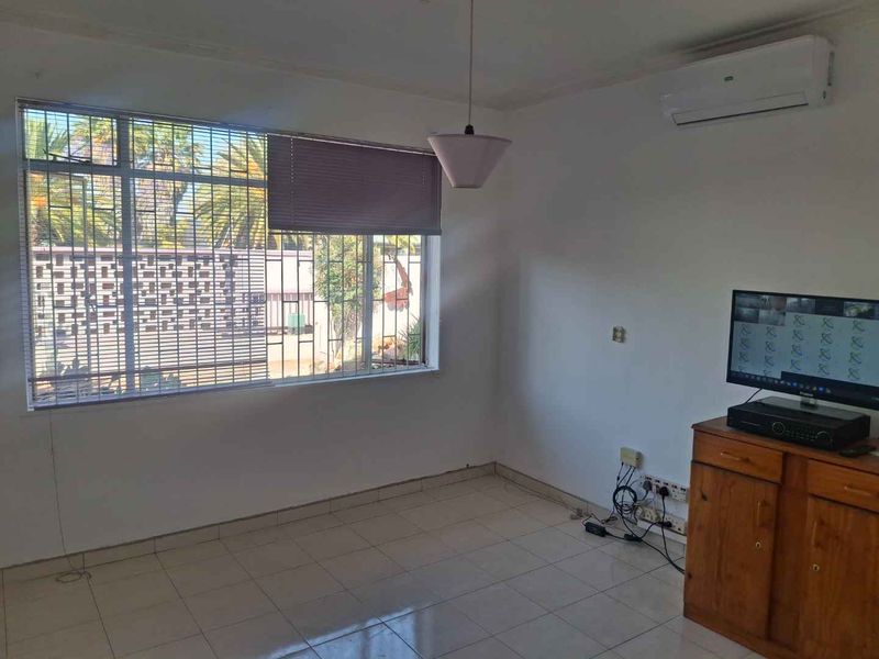 Office/Training Center/Medical consultation - Photo 9