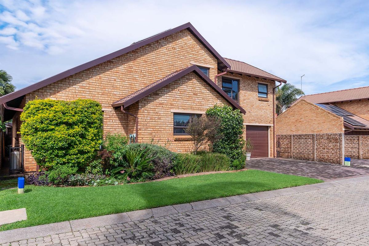 Stunning 3 bedroom 2 bathroom family home for sale in Pomona - Photo 2