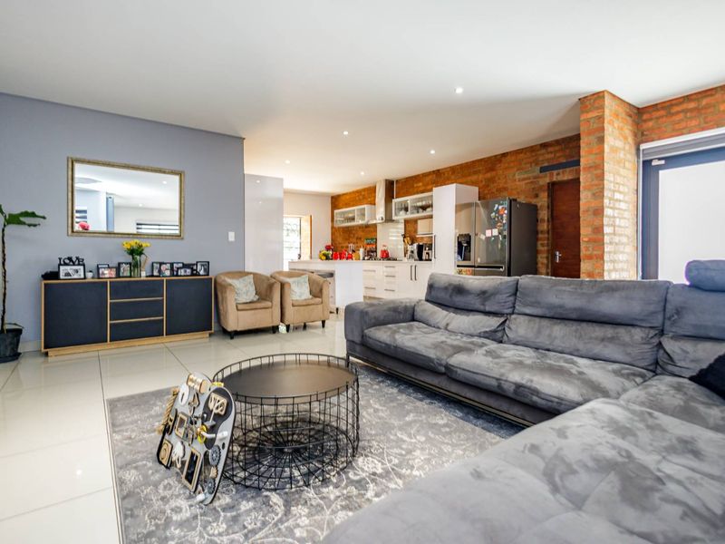 Beautiful and Modern Cluster for Sale in Brackenhurst - Photo 6