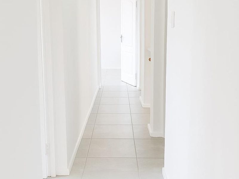 4 Bedroom House For Sale in Dana Bay - Photo 10