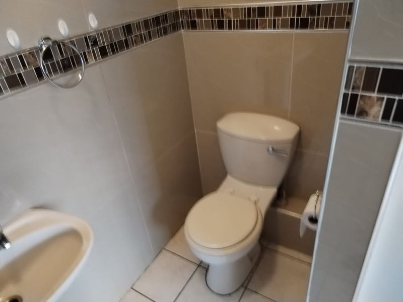 One Bedroom Apartment in Glenwood - Photo 6