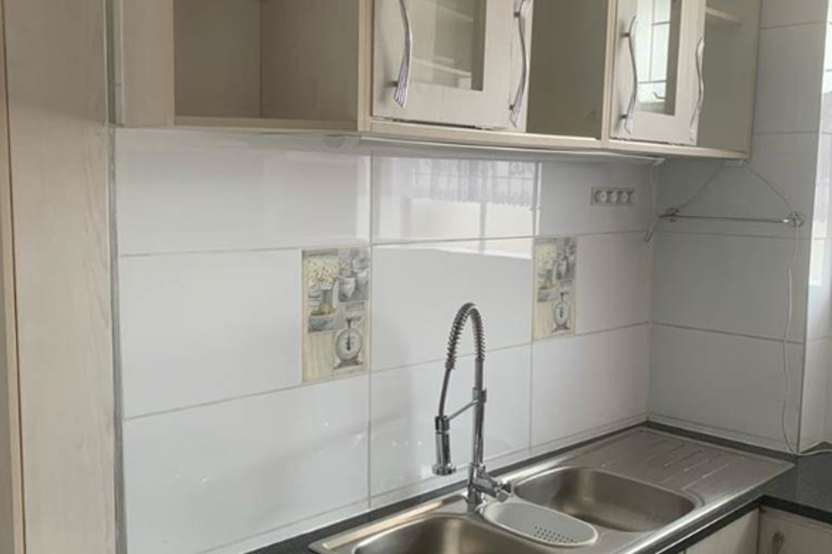 1.5 Bedroom Apartment in Weavind Park - Photo 3