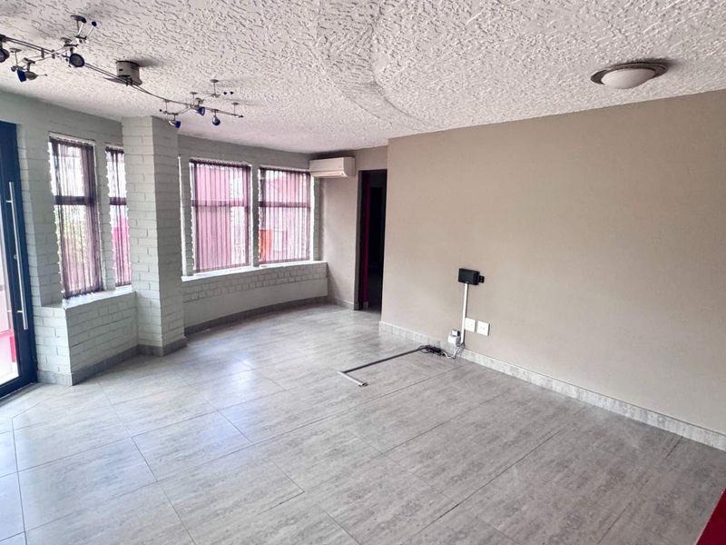 Offices For Sale in Eros - Photo 9