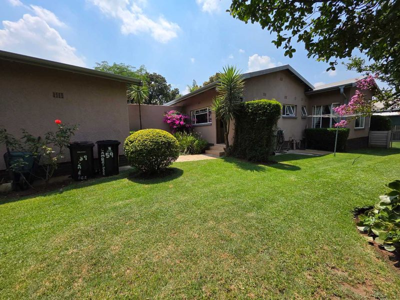 Secure, Spacious Living with Income-Generating Flatlet - Photo 5