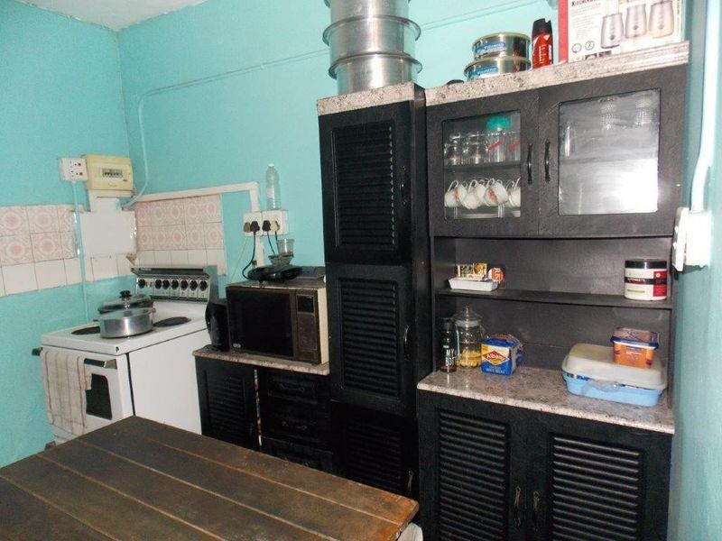 Cozy 2-Bed Home in Westcliff – Your Perfect Starter! - Photo 4