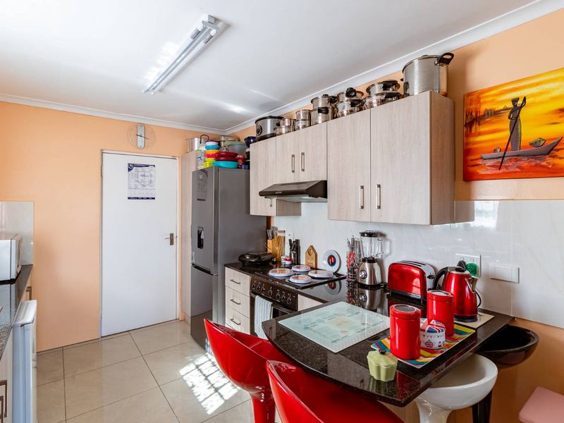 3 Bedroom Townhouse for Sale in Fairview - Photo 10