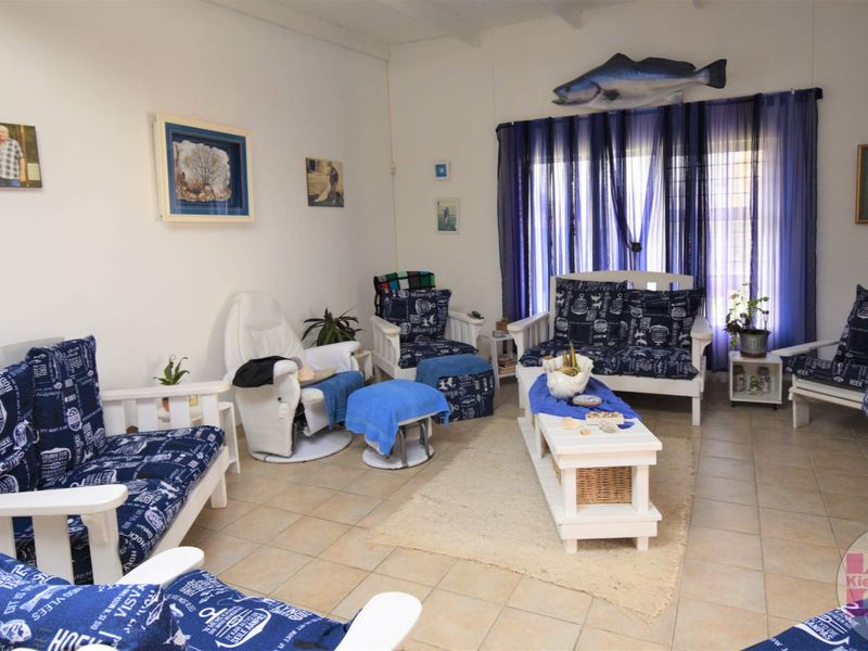 Need Lots Of Space?? This Is For You!! - Photo 3