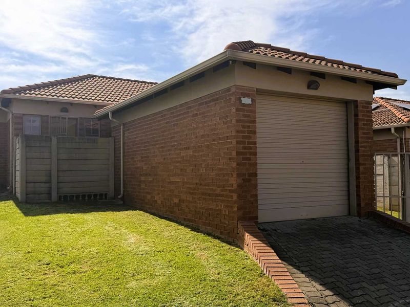 Start Smart in This Beautiful 3 Bed, 2 Bath Home - Photo 1