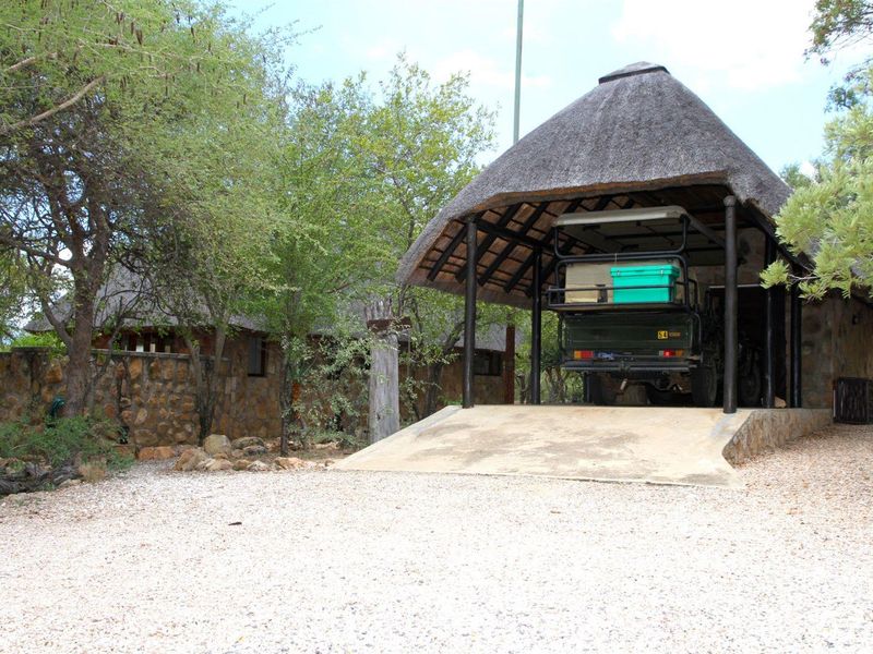 Furnished bush home with stunning mountain view - Photo 2