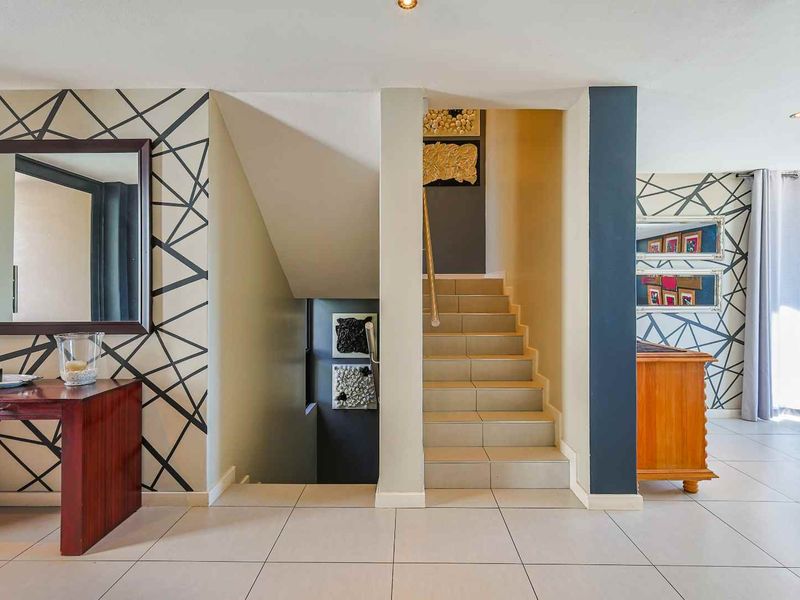 Elevated Elegance in Waterkloof Ridge – A Home That Redefines Luxury Living - Photo 10