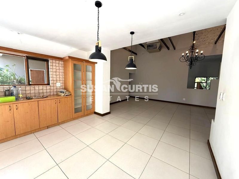 Large Family Home - Photo 4