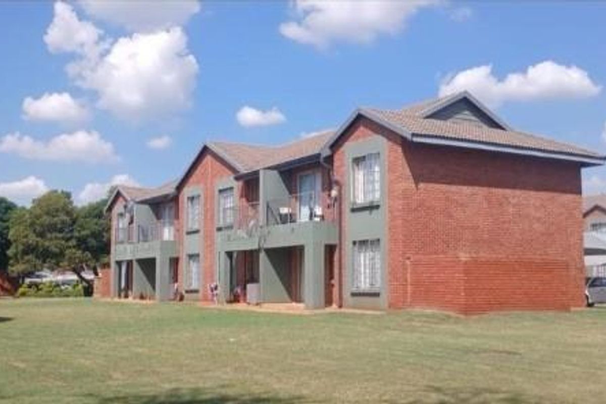 Well Maintained 2 Bedroom Apartment - Photo 2