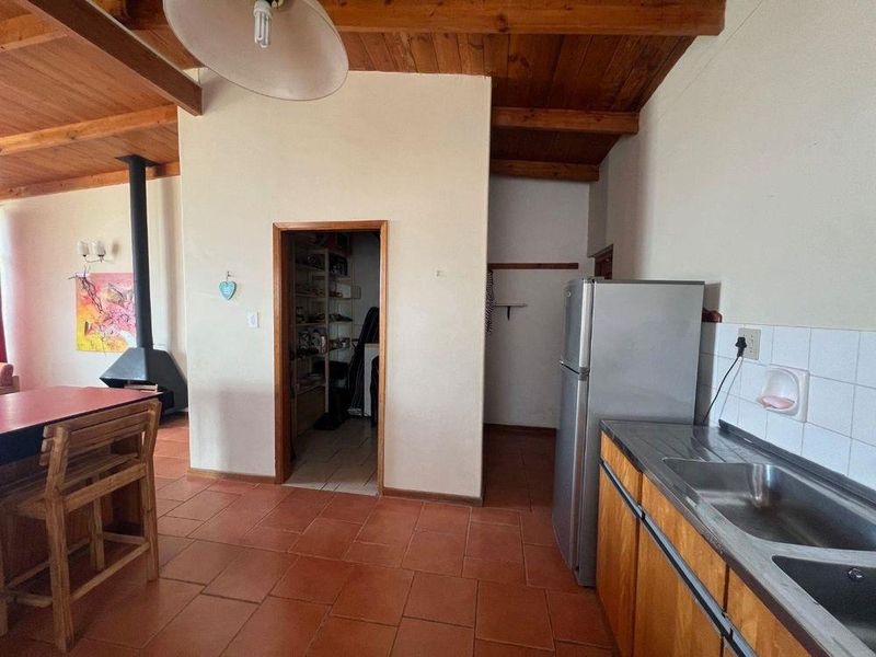 FOR RENT- FURNISHED CORNER 3-BEDROOM HOUSE WITH SEPARATE FLAT – VINETA, SWAKOPMUND - Photo 5