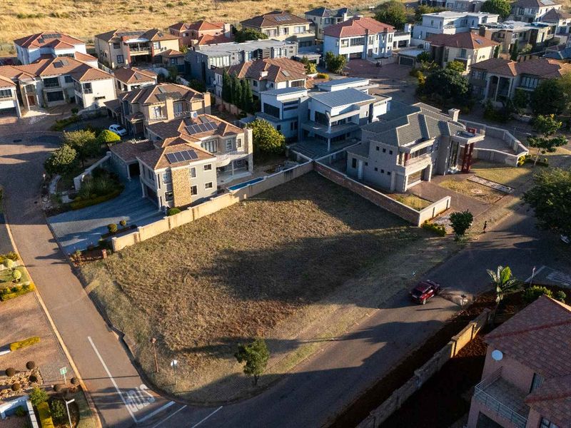 VACANT LAND IN SOUGHT AFTER MAGALIESBERG COUNTRY ESTATE - Photo 2