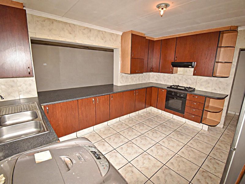 "Spacious Face Brick Home" - Photo 9