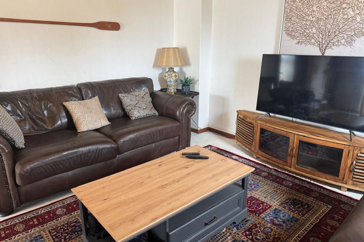 FOR RENT - 3 EN-SUITE SUITES | DOUBLE-STOREY EXCELLENCE - SWAKOPMUND,NAMIBIA - Photo 4