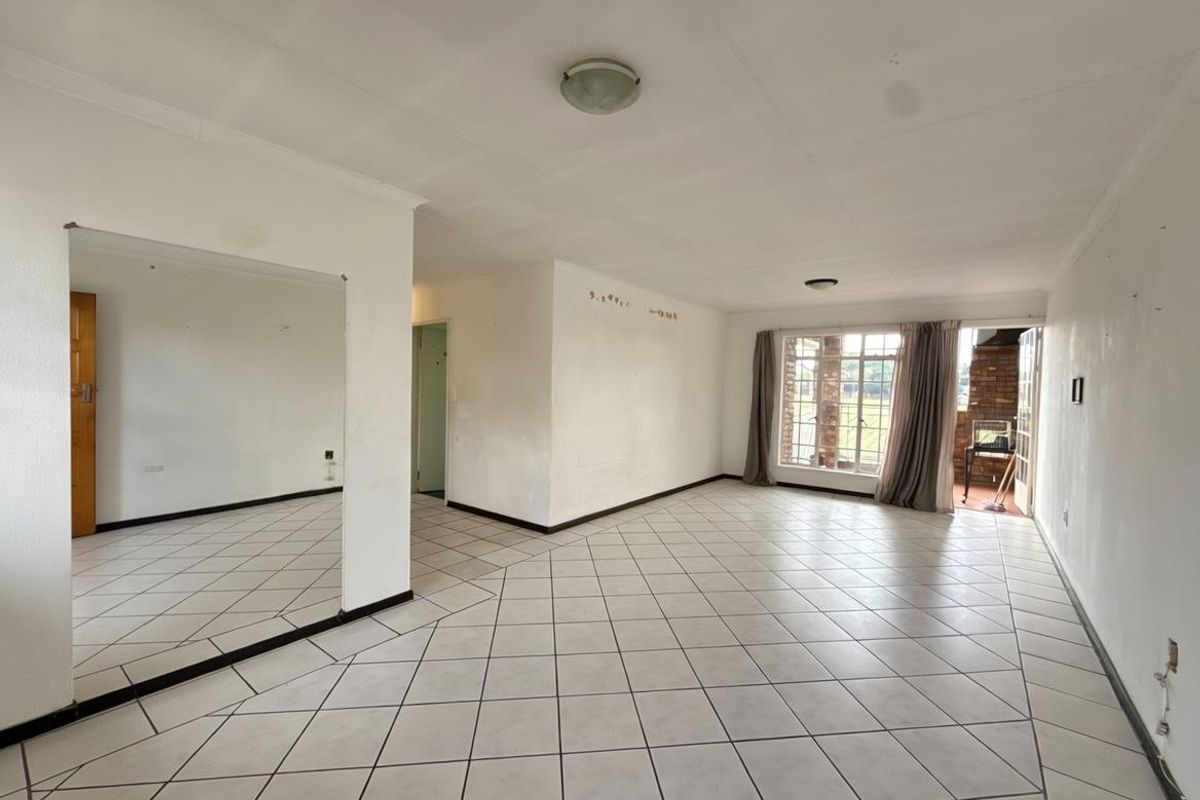 Unlock Value in Elarduspark: 2-Bed, 2-Bath Unit with Great Potential - Photo 2