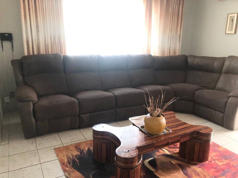 Family Home in Mobeni, Durban with Ample Space and Security - Photo 9