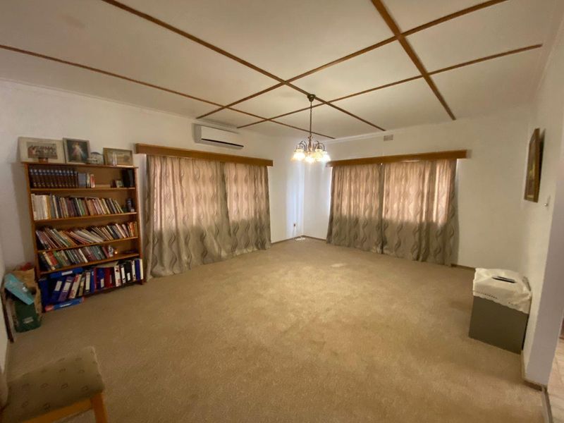 Home with huge erf for sale! - Photo 6