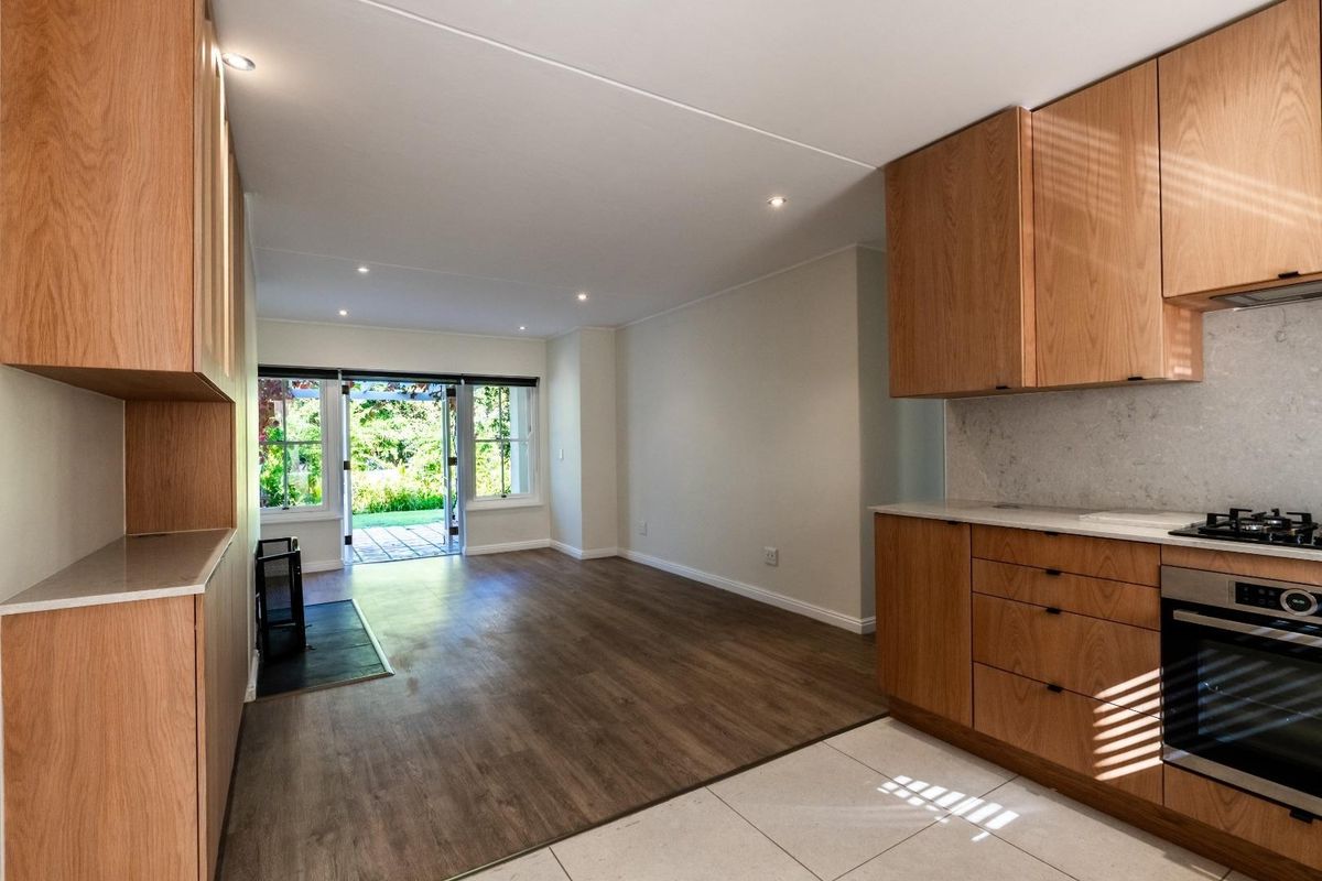 Beautifully Renovated 2-Bedroom Apartment in La Petite Provence Estate - Photo 4