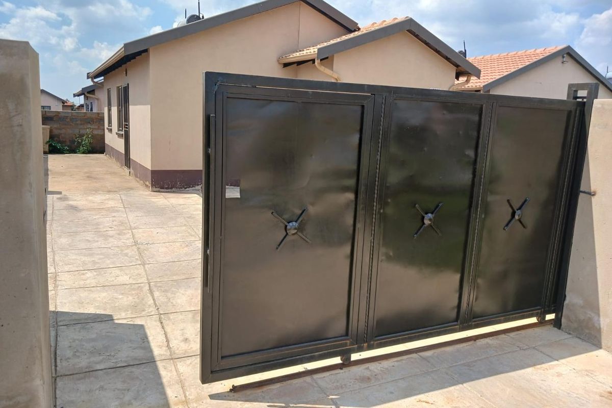 EXCLUSIVE | MODERN FAMILY HOME IN WINDMILL PARK – ACT FAST This is a rare opportunity to own a well-positioned, modern home in the sought-after suburb - Photo 2