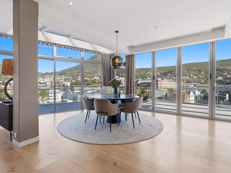 Luxury Penthouse with 180° Table Mountain Views – Available Sept 2026 - Photo 2
